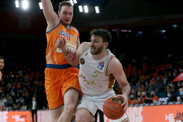 攻与防守反 攻与防守反